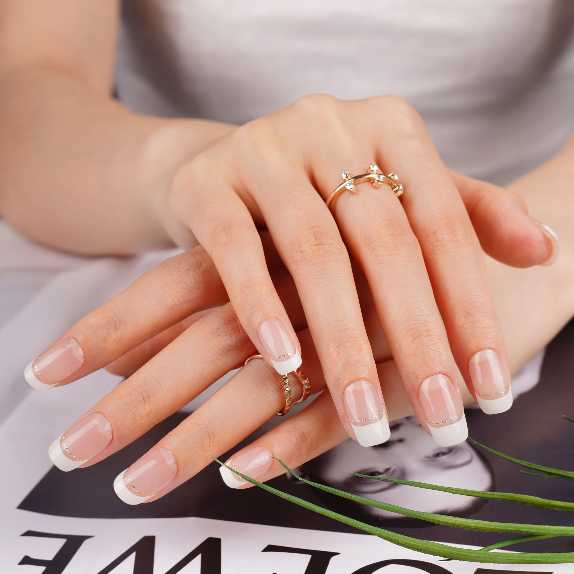Modern Minimalist Semi-Cured Gel Nail Strips | Chic Line - 2753