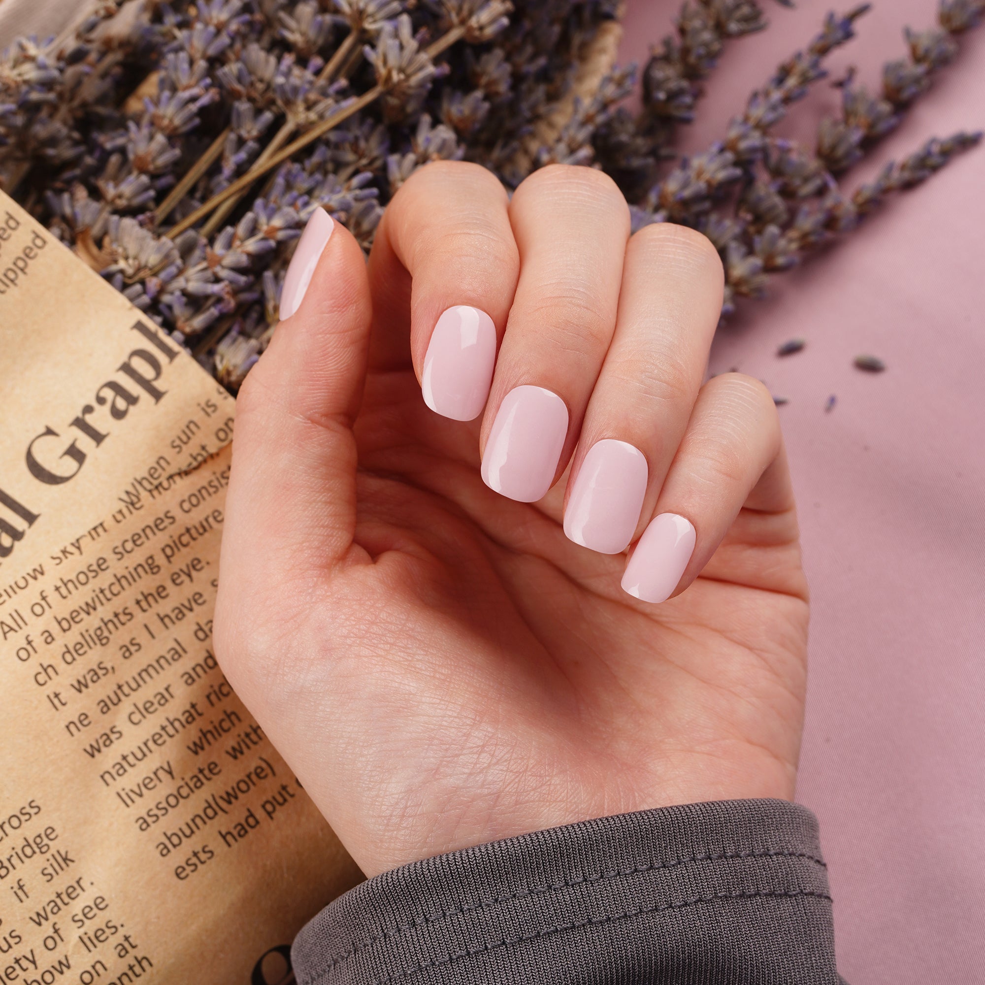 Iridescent Soft Glow Gel Nail Strips | Misty Pearl -2802