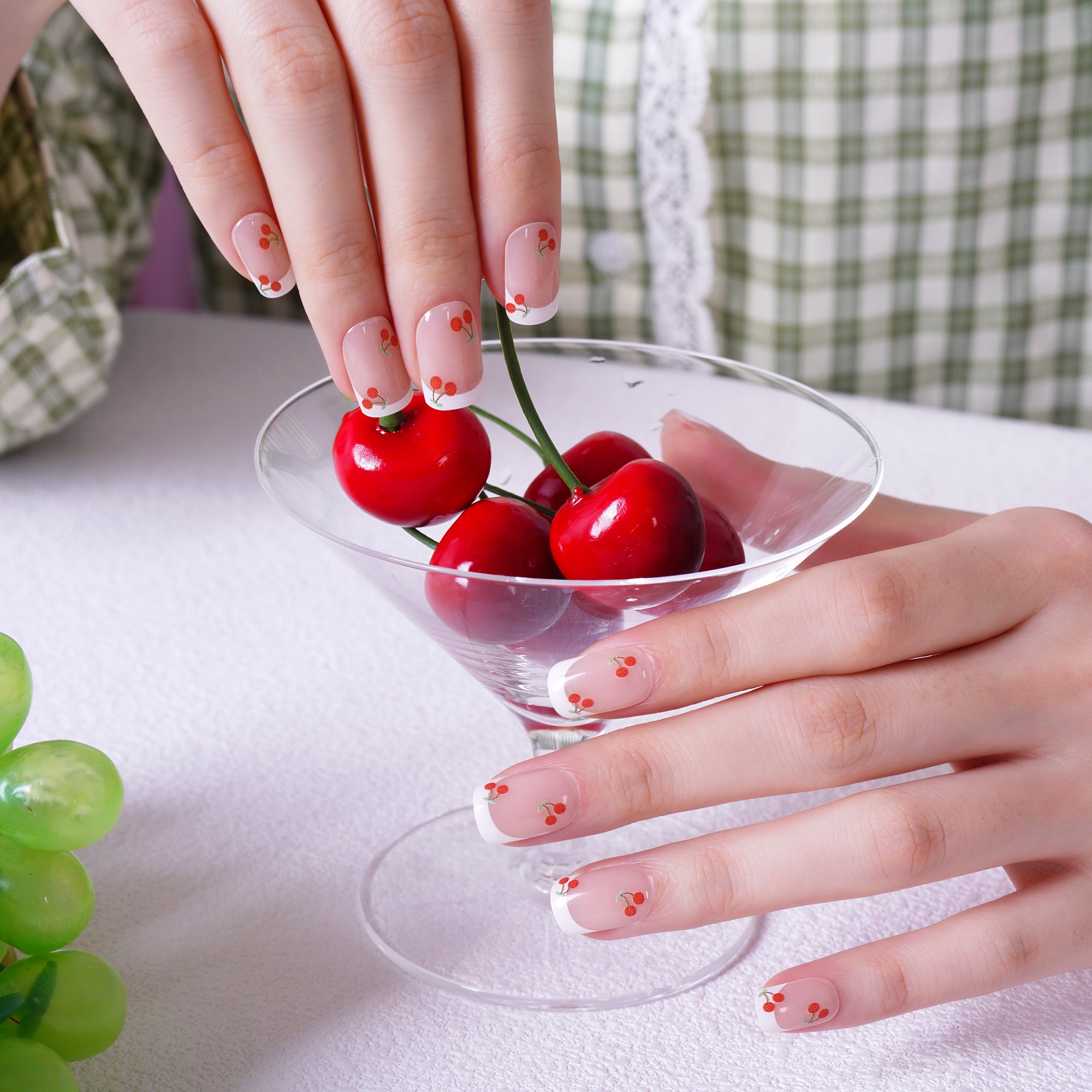 Soft French Tip Gel Nail Strips with a Sweet, Parisian Touch | Chérie Tips-2871