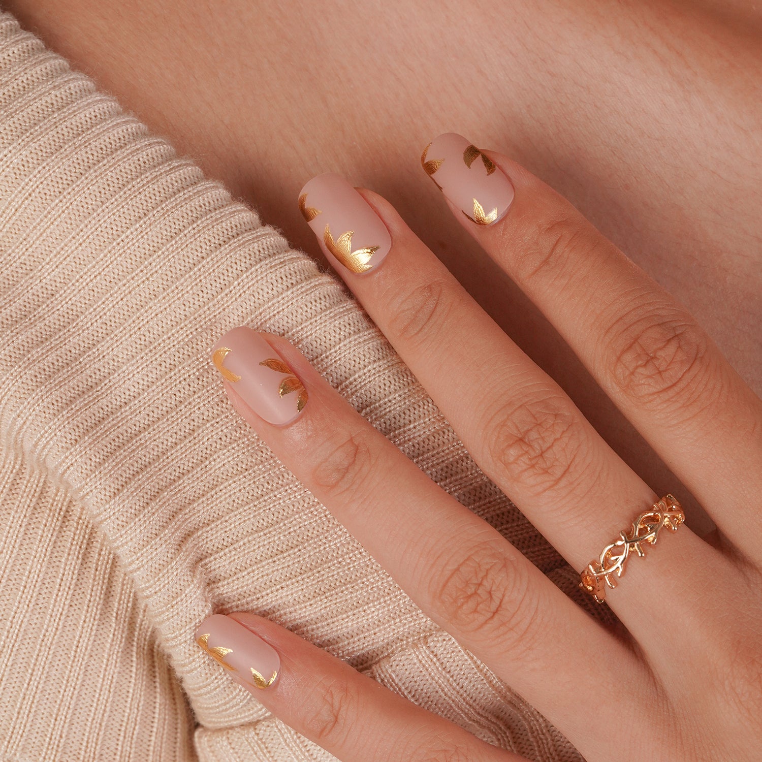 Golden Elegance Semi-Cured Gel Nail Strips | Golden Leaves - 2585