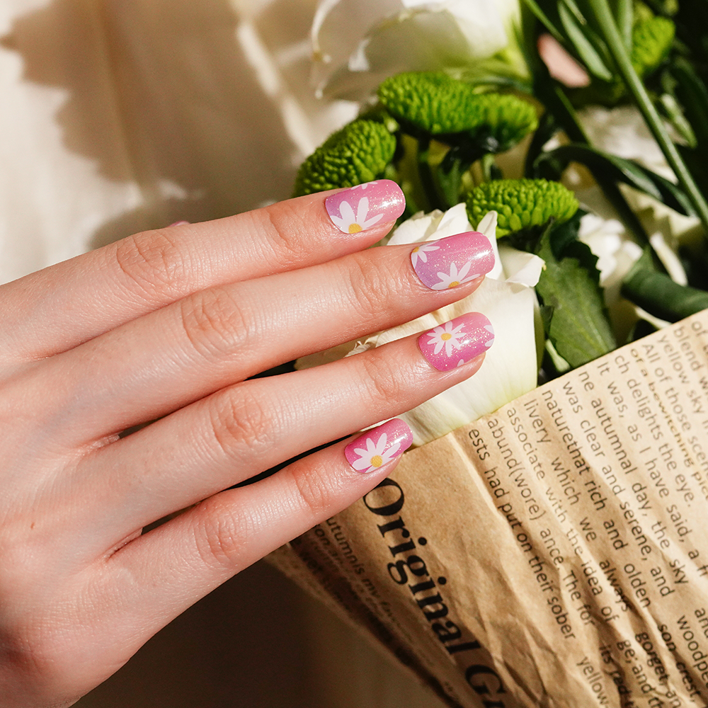 Pearly Iridescent Gel Nail Strips with a Fresh, Floral Touch | Aurora Bloom-2866