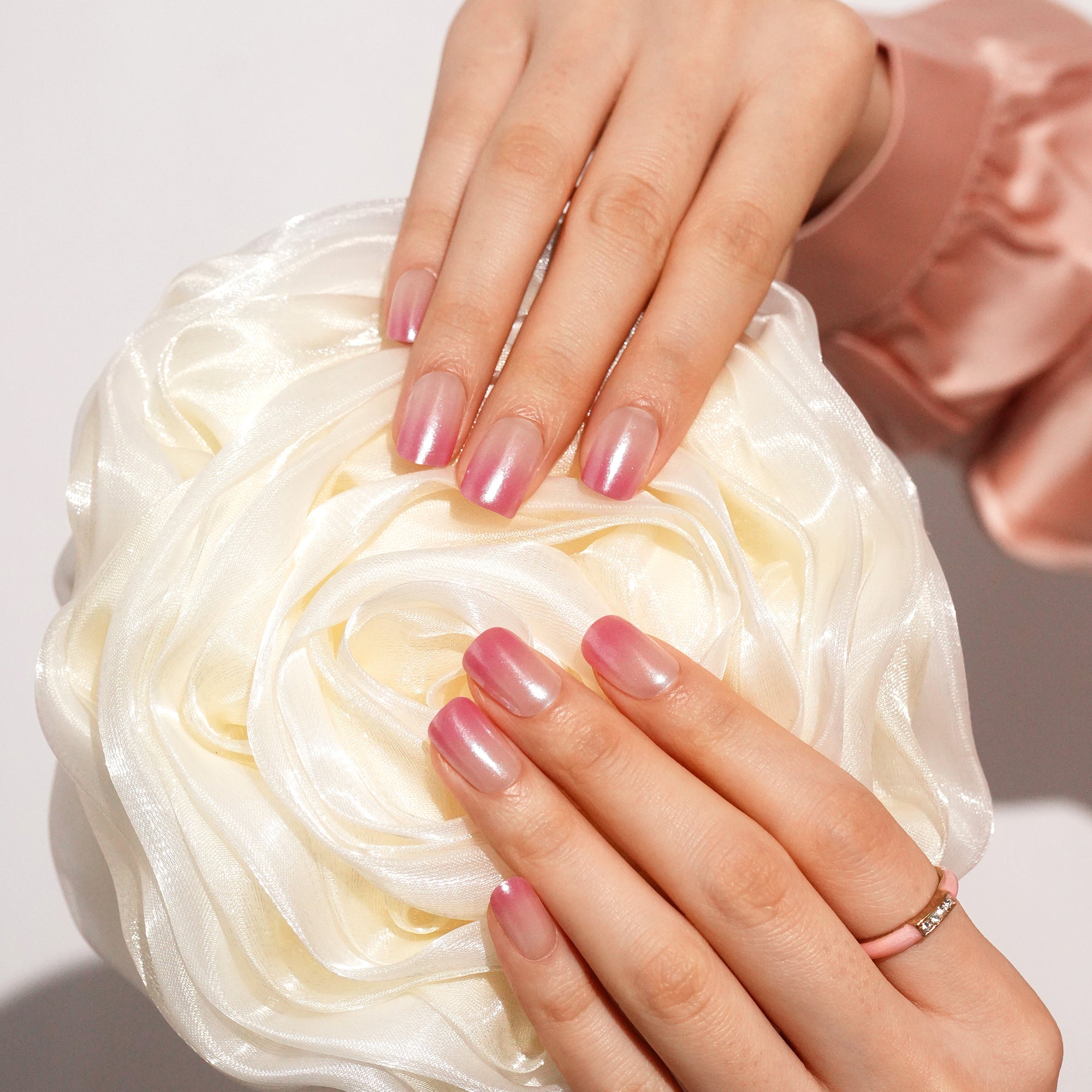 Soft Neutral Mauve Gel Nail Strips with a Clean, Minimal Glow | Mauve Breath-2859