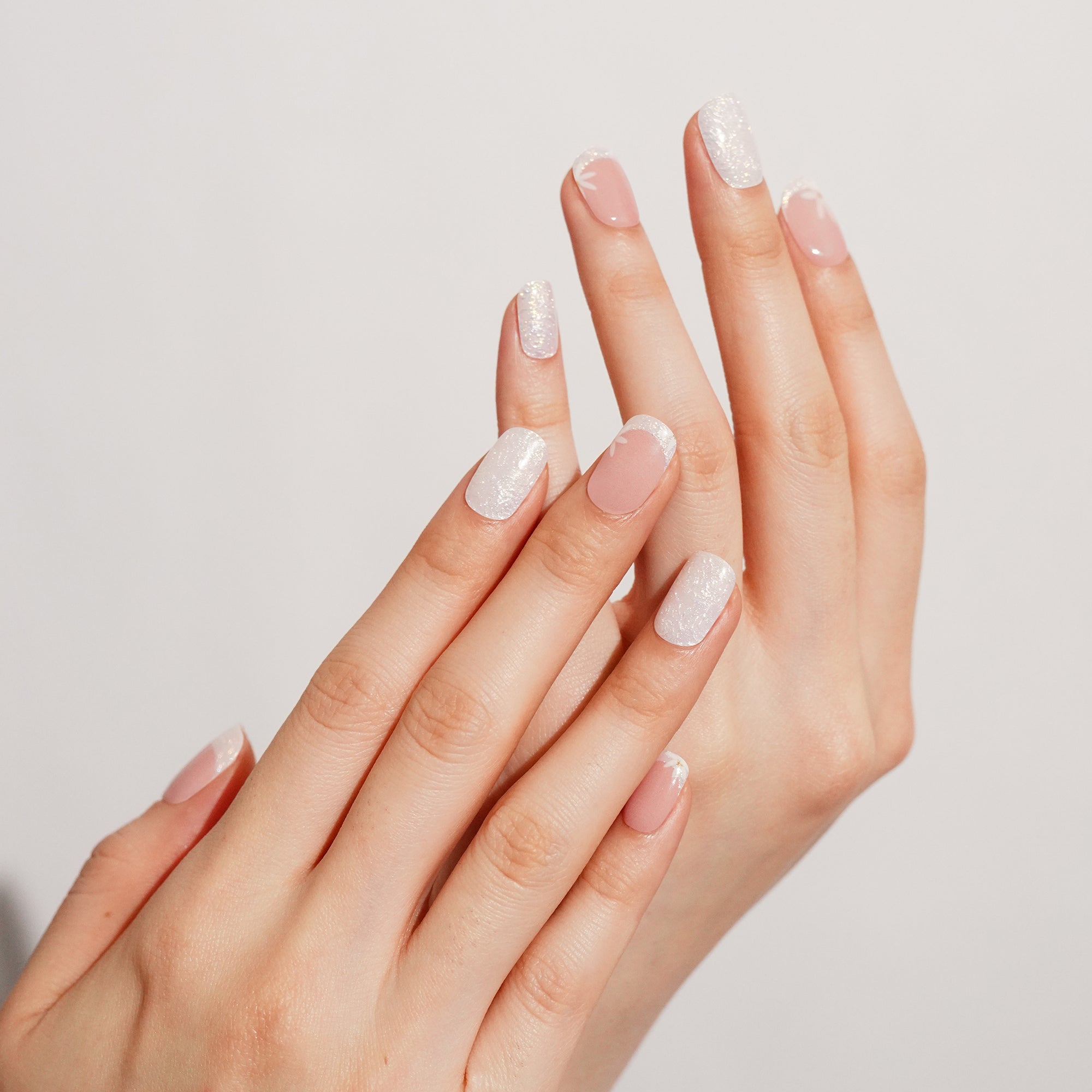 Feminine Flower Swirl Gel Nail Strips with a Light, Elegant Finish | Floral Swirl-2860