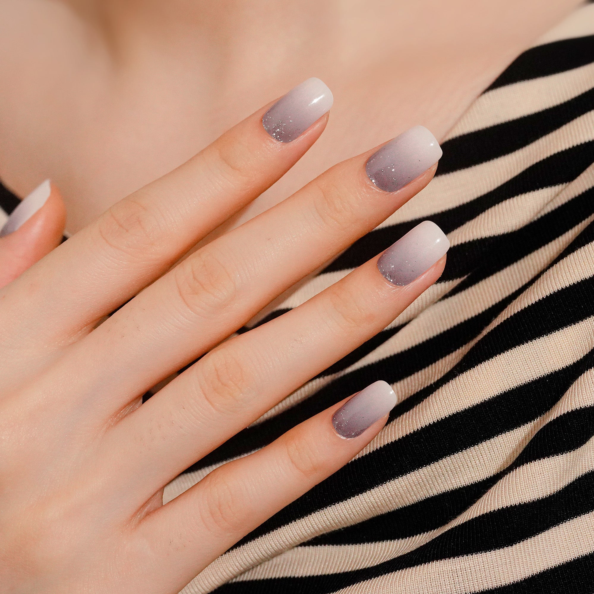 Soft Gray Elegance Gel Nail Strips for a Modern, Minimal Look | Ash Dream-2822