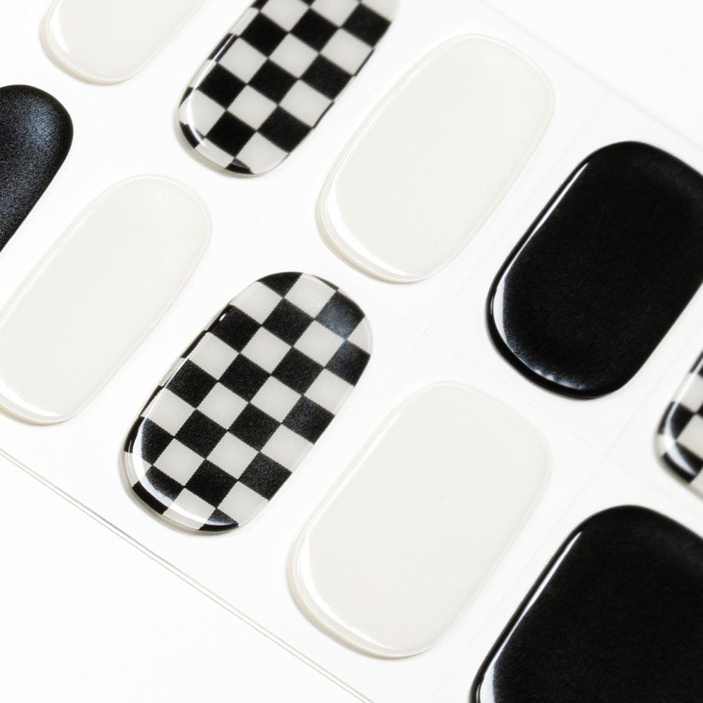 Black and White Checkered Gel Nail Strips | Damier - 5659 | Danni & Toni