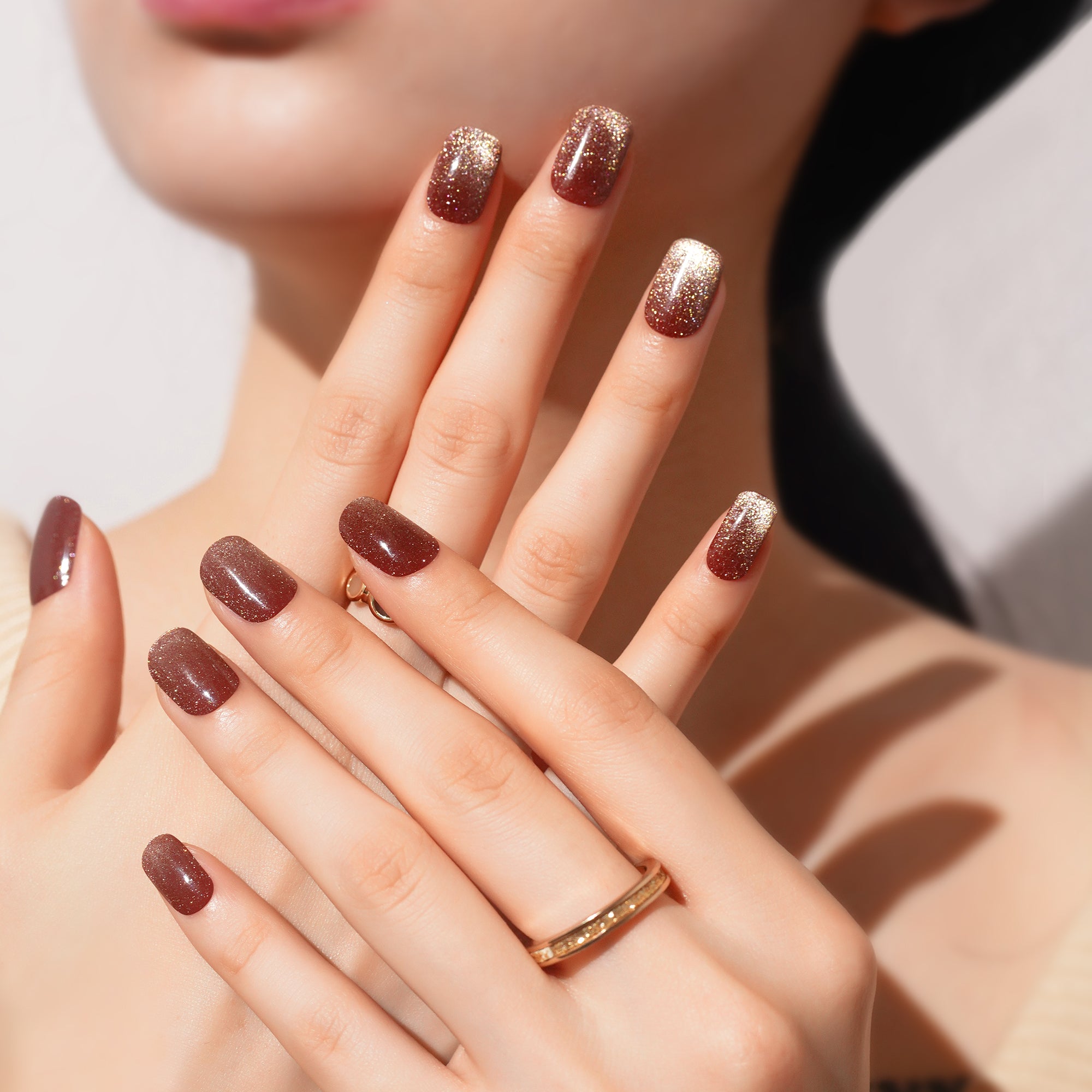 Warm Golden Brown Gel Nail Strips with a Luminous Shine | Honey Glaze-2845