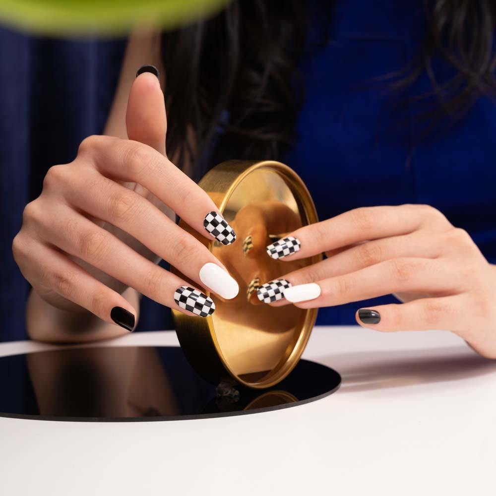 Black and White Checkered Gel Nail Strips | Damier - 5659 | Danni & Toni